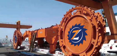 什么是由采煤機(jī)滾筒的寬度決定